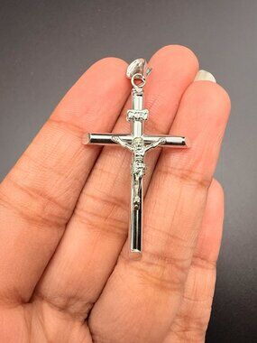 14K White Gold  Hollow Round Tube Crucufix